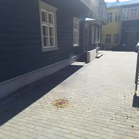 Cozy Near Bus Station Apartment Parnu