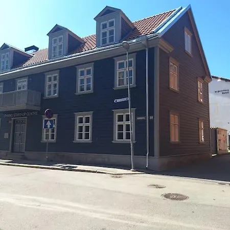 Cozy Near Bus Station