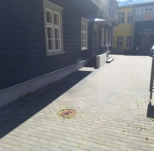 Cozy Near Bus Station 아파트 페르누